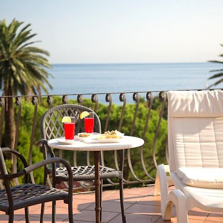 Hotel Villa Flora 보글리아스코 외부 사진