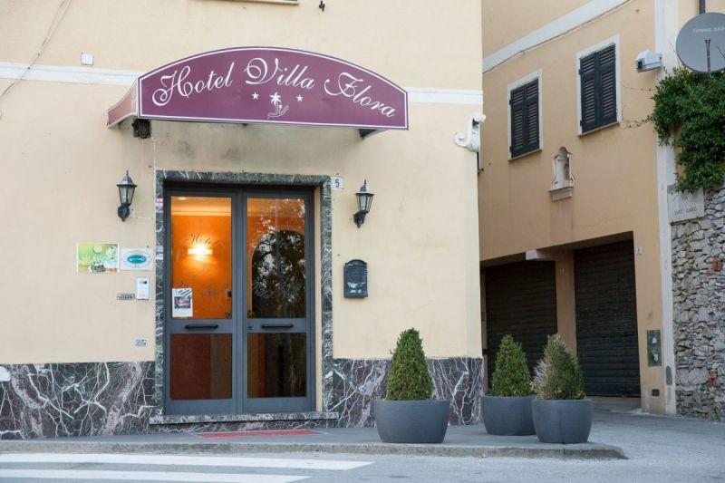 Hotel Villa Flora 보글리아스코 외부 사진