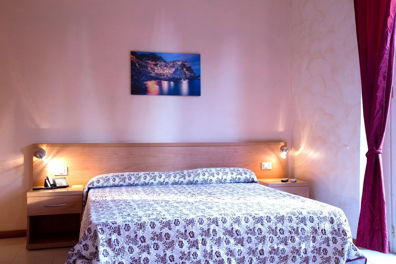 Hotel Villa Flora 보글리아스코 외부 사진