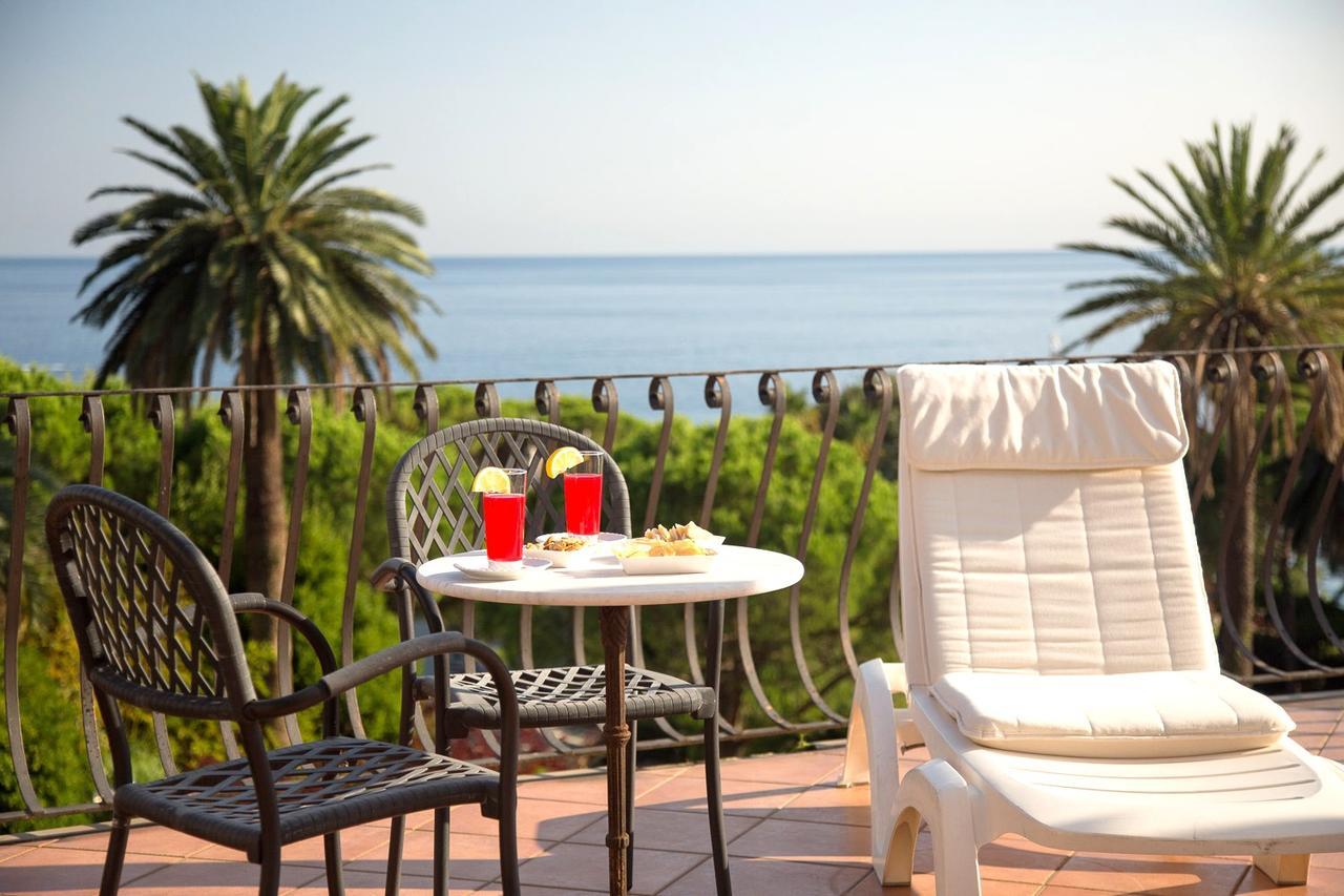 Hotel Villa Flora 보글리아스코 외부 사진