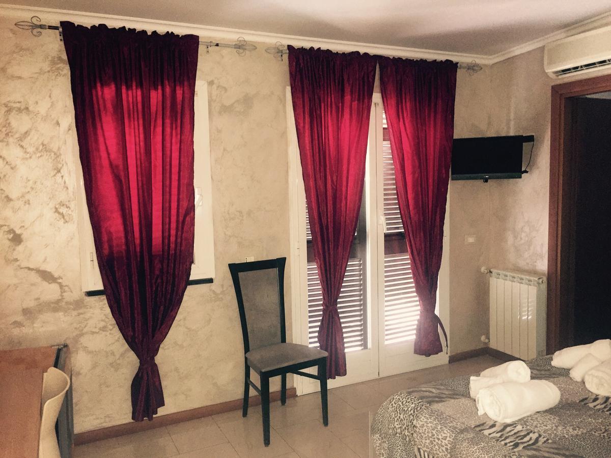 Hotel Villa Flora 보글리아스코 외부 사진